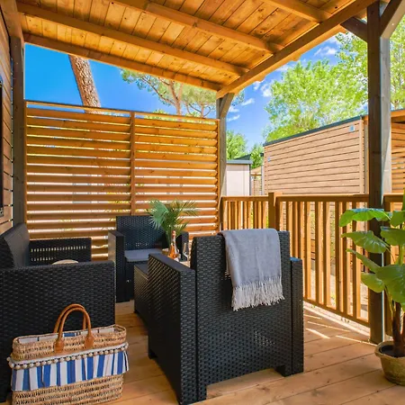 キャンプ場 Club Del Sole Le Mimose Family *