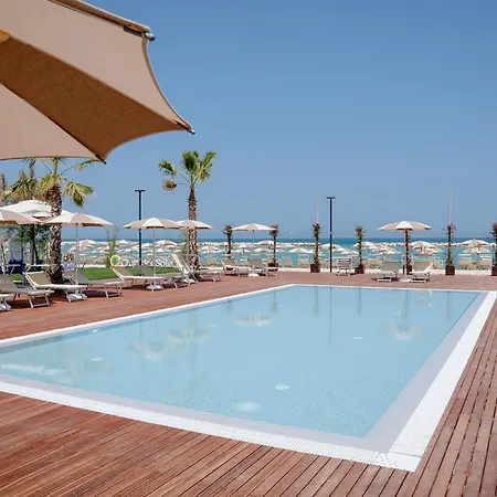 营地 Club Del Sole Le Mimose Family