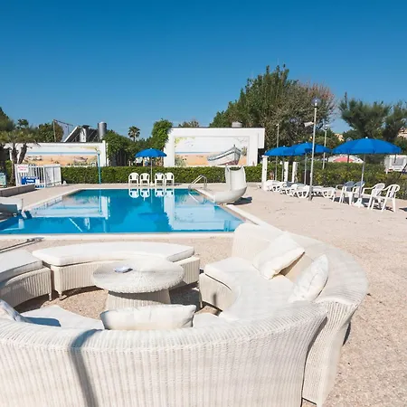 Club Del Sole Le Mimose Family Kamp alanı *