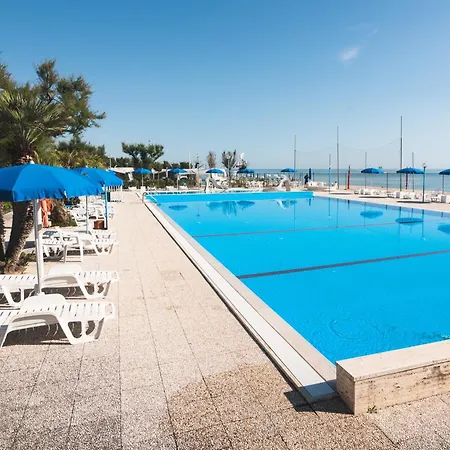 Club Del Sole Le Mimose Family *