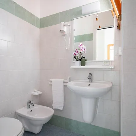 Club Del Sole Le Mimose Family *