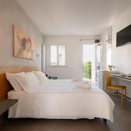 Club Del Sole Le Mimose Family *