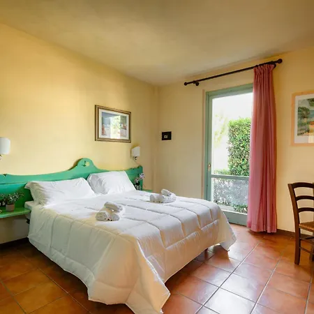 Club Del Sole Le Mimose Family Kamp alanı