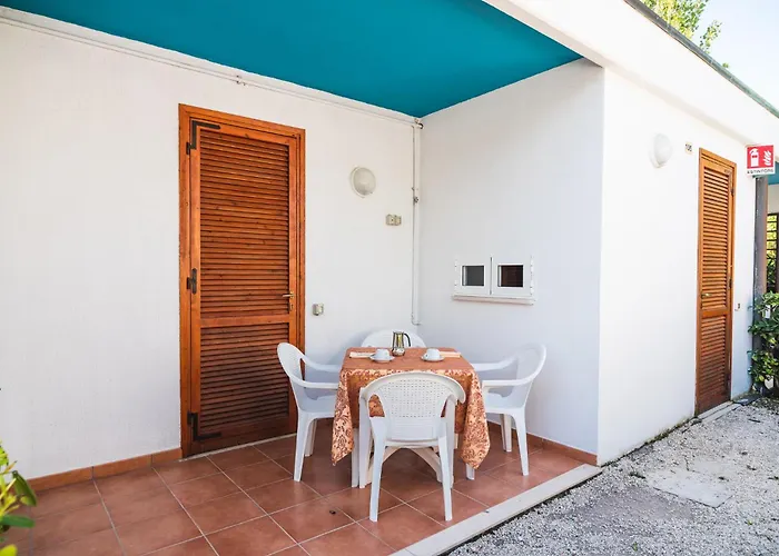 Club Del Sole Le Mimose Family Κάμπινγκ